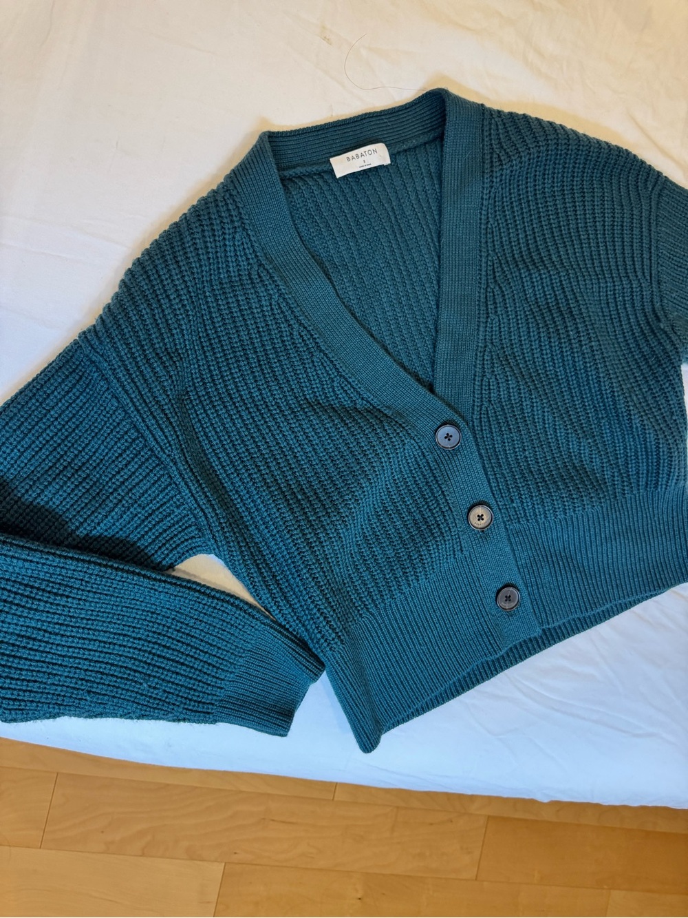 Aritzia Cardigan - Picture 3 of 6